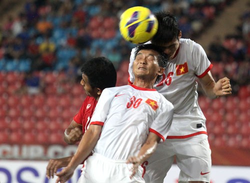 Hồng Tiến cũng có lần đầu tiên được ra sân ở AFF Cup.